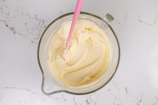 Buttercream Icing 16 oz candle - Wildflower Beach Candles